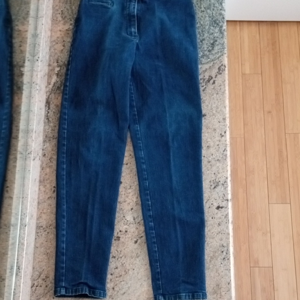 Jones Jeans Blue Skinny Jeans with Classic Style